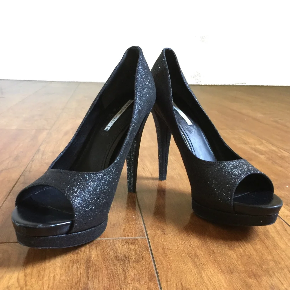 Vera Wang Selma Glitter Platform Wedding Heel Pump